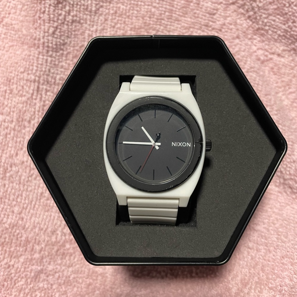 Nixon Watch